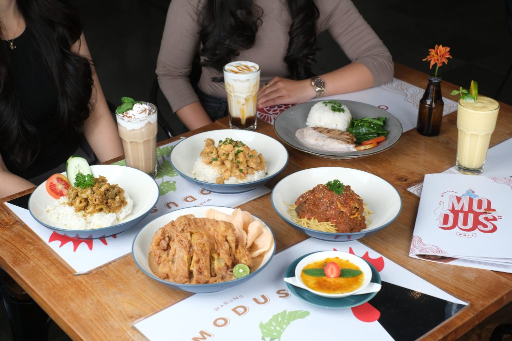 Nongkrong Sore Warung Modus Renon